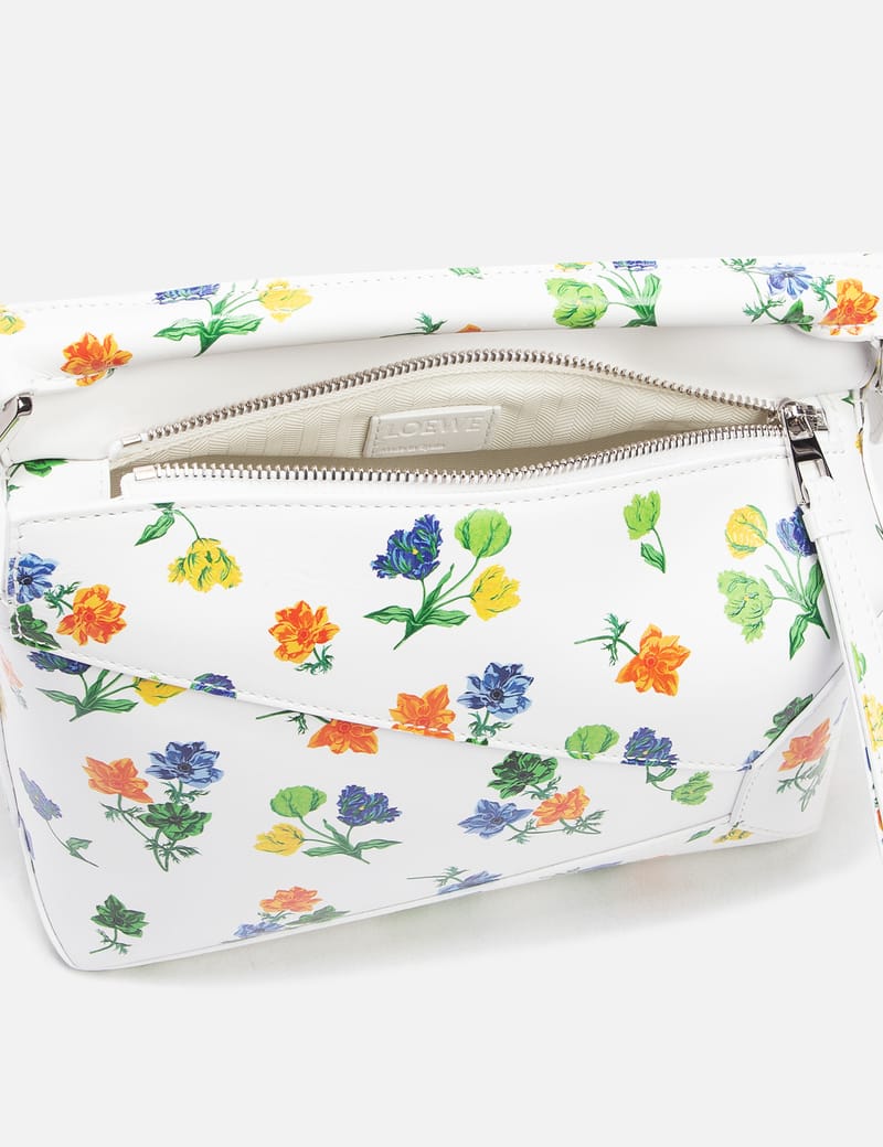 お買い得！！★ ロエベ PUZZLE EDGE FLOWER バッグ★ Loewe Puzzle Edge Small Flower Top-Handle Bag | Neiman Marcus