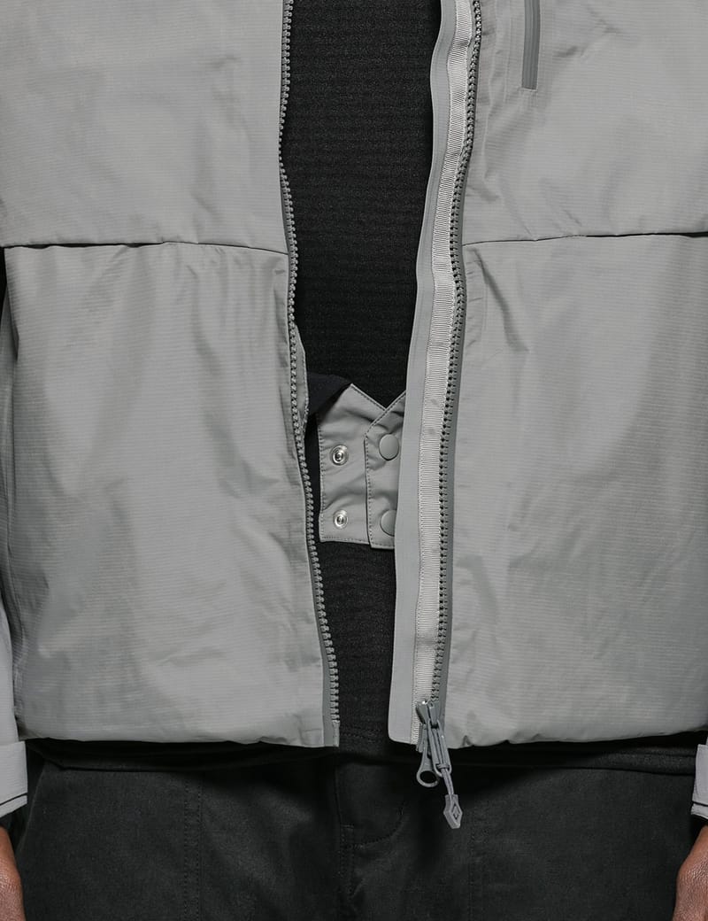 BURTON AK457 - Light Down Jacket | HBX - ハイプビースト(Hypebeast