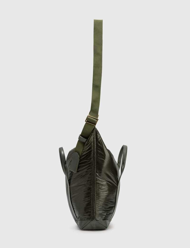 Sacai - ドライ バッグ ミディアム | HBX - ハイプビースト