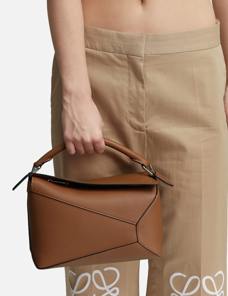 パズルバッグ スモール（クラシックカーフ） ブラウン - LOEWE