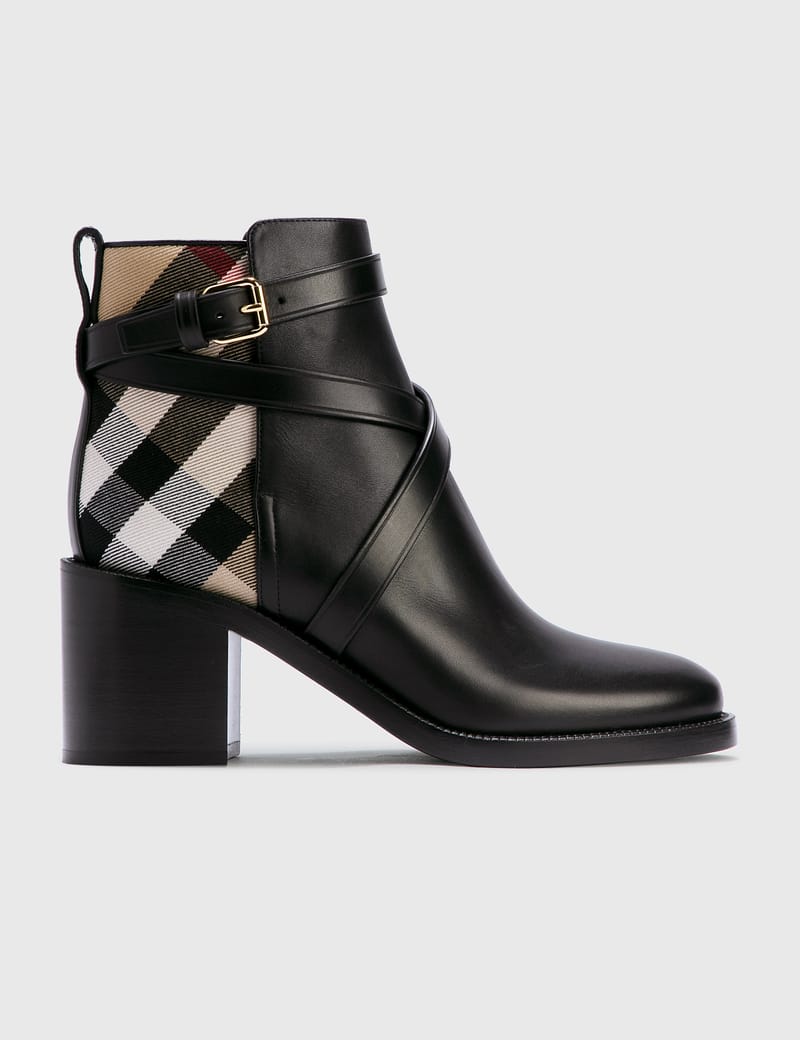 Burberry house hotsell check boots