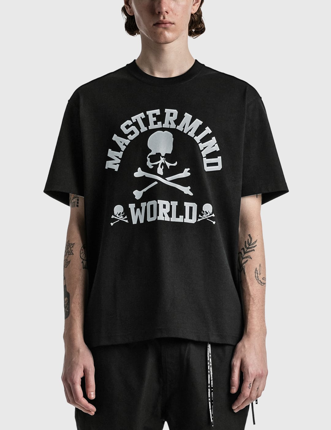 Mastermind World - College Logo T-shirt | HBX - HYPEBEAST 為您搜羅