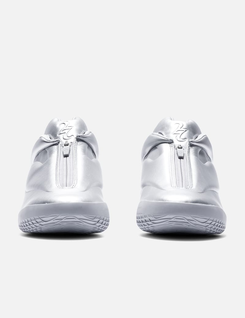 Converse SHAI 001 Premium - 限定コラボのローカットバッシュ。成形