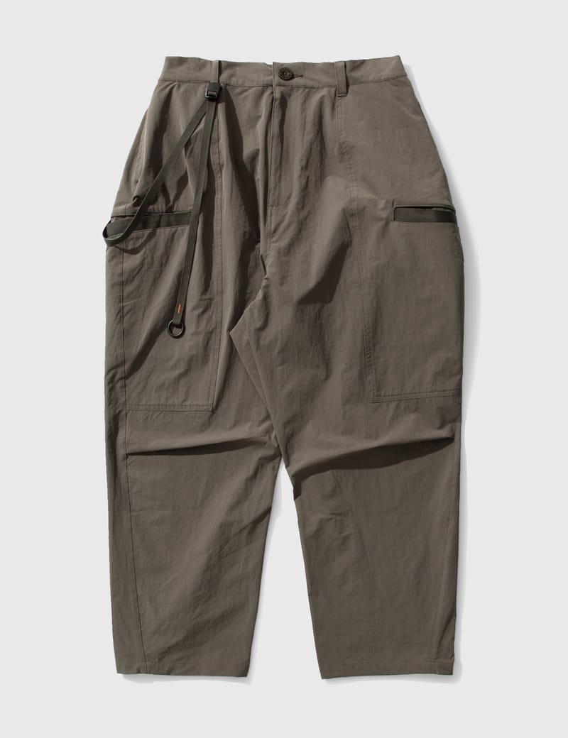 GOOPiMADE - “br-01” Soft Box Basic Pants | HBX - HYPEBEAST 為您