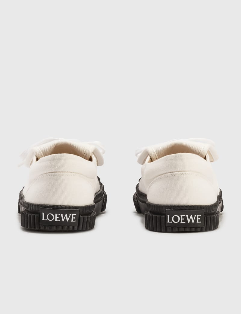 (W) Loewe Anagram Flap Sneakers in Canvas ★ 送料・関税込 LOEWE - Lace up canvas sneakers with a contrast rubber sole