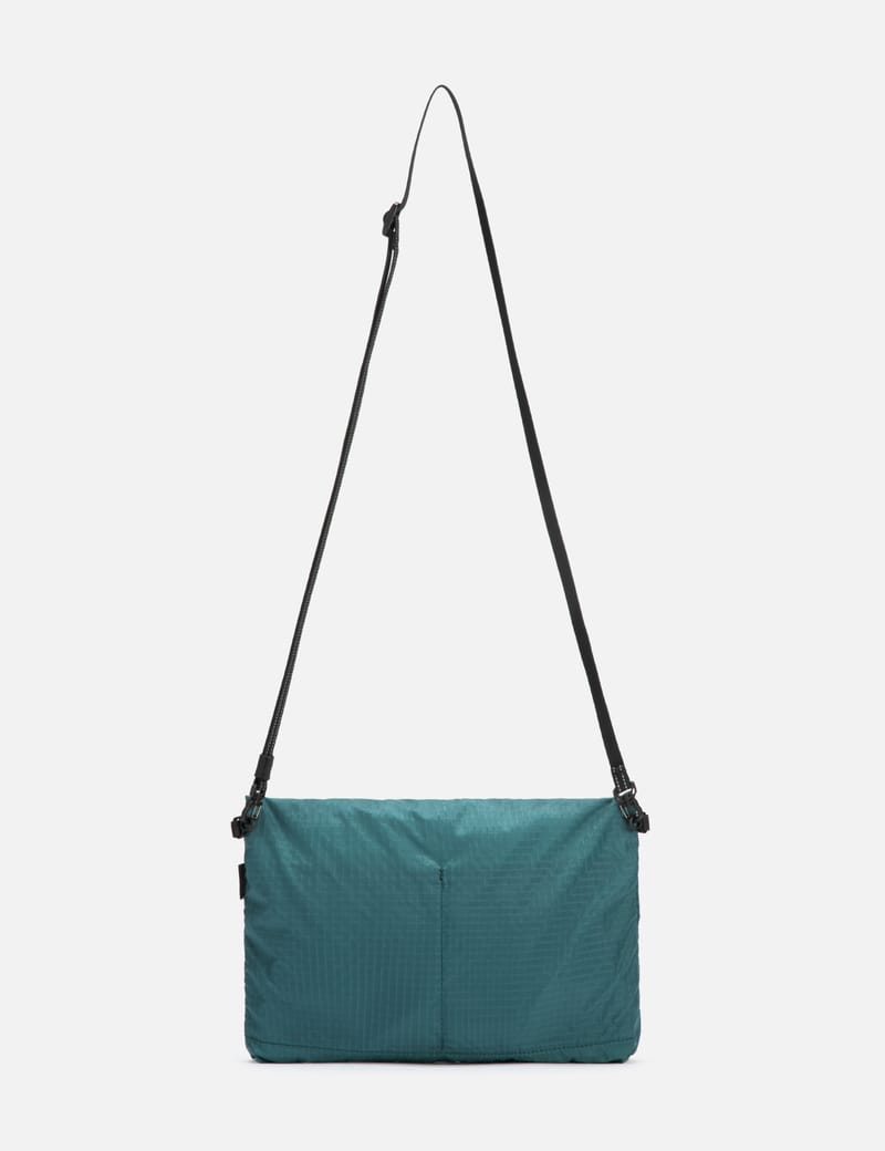 GRAMICCI and Wander ボストンバッグ ブラック Gramicci - Gramicci x and wander Nylon Sacoche | HBX