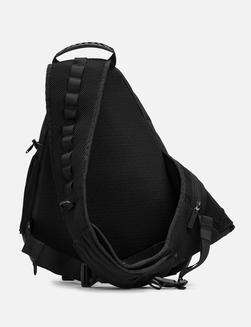 Oakley Latitude Sling Pack - ラバー加工Cordura®とパラシュート生地