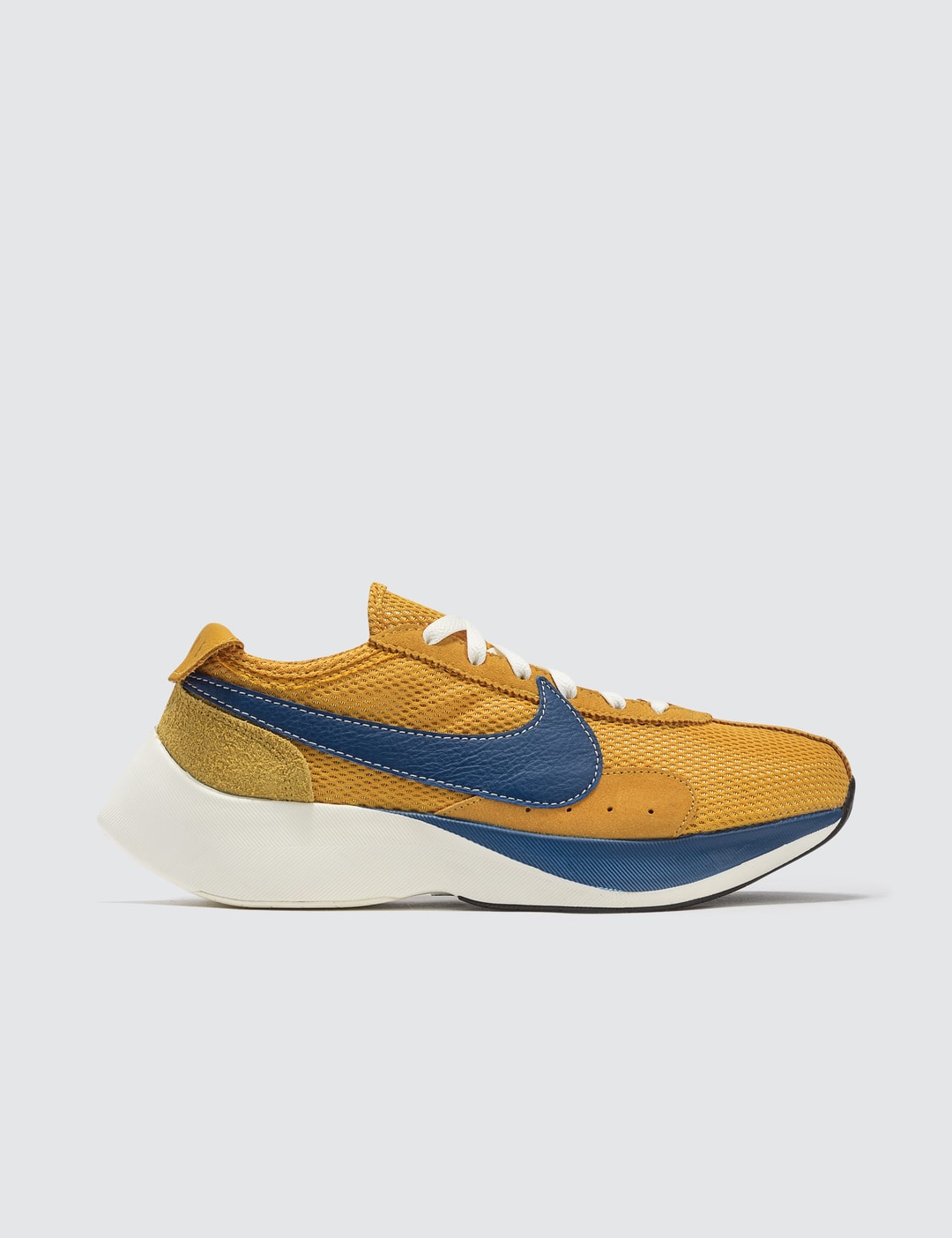 nike moon racer qs