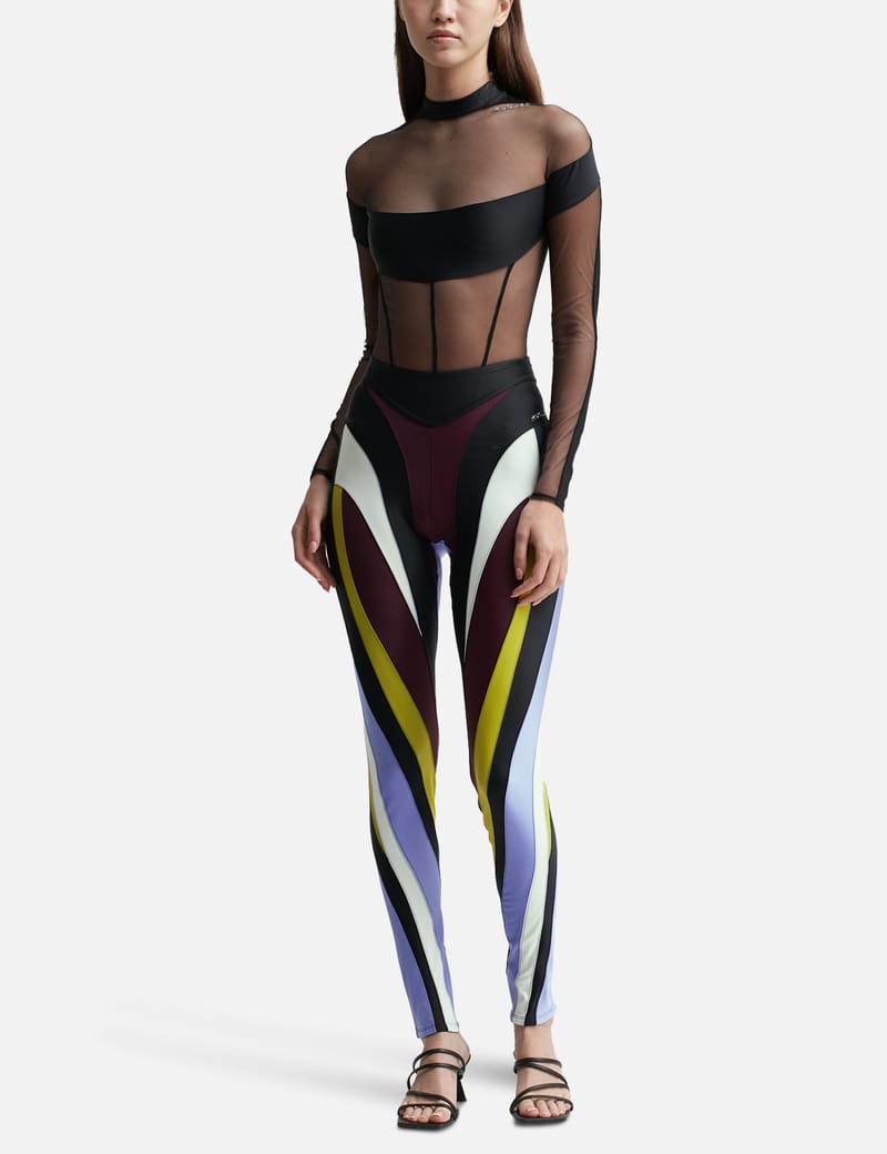 【関税込み】Mugler ブラック フリース フーディ ボディスーツ Muglerのブラック フーディ ボディスーツがセール中