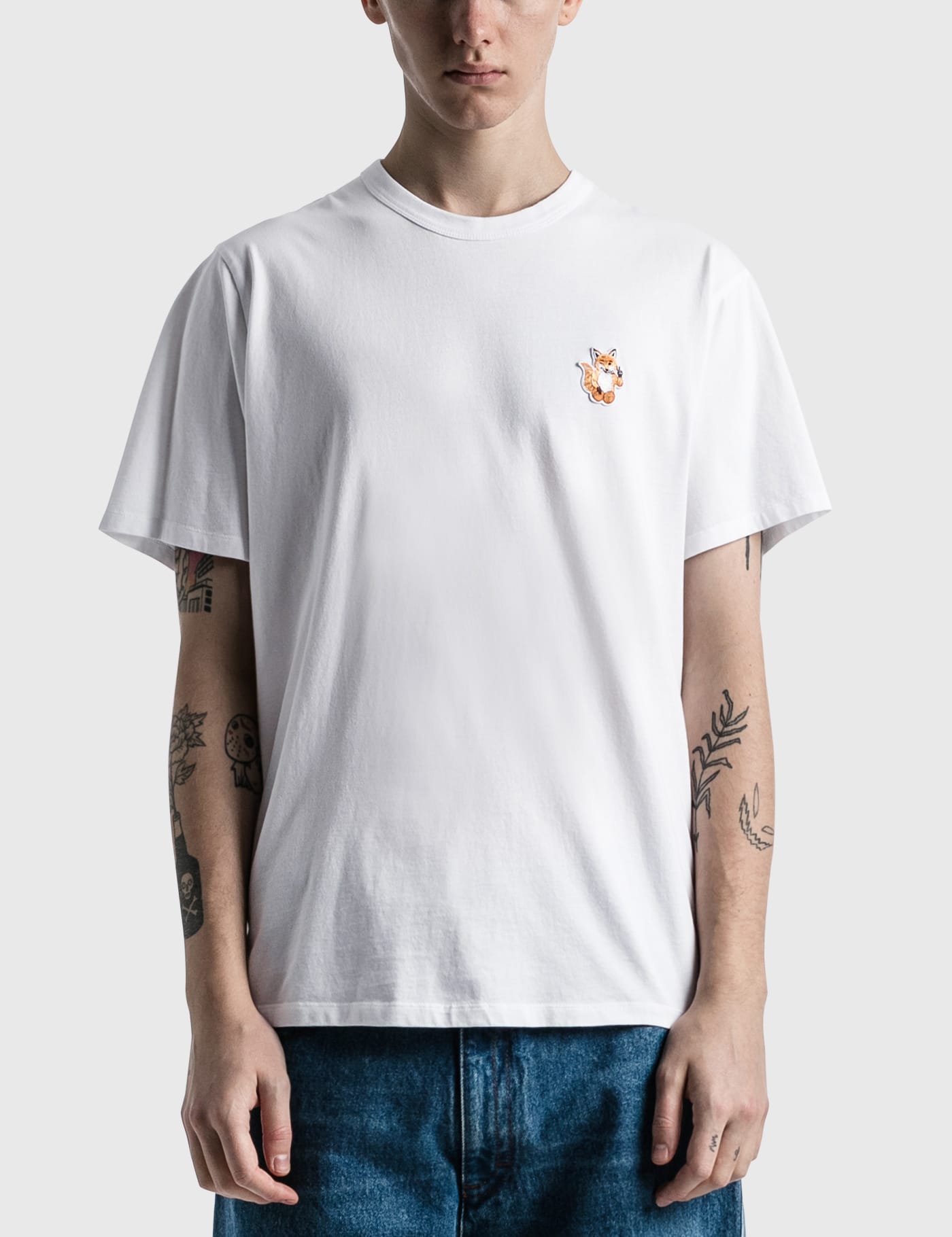 Maison Kitsune - All Right Fox Patch Classic T-shirt | HBX - Globally  Curated Fashion and Lifestyle by Hypebeast