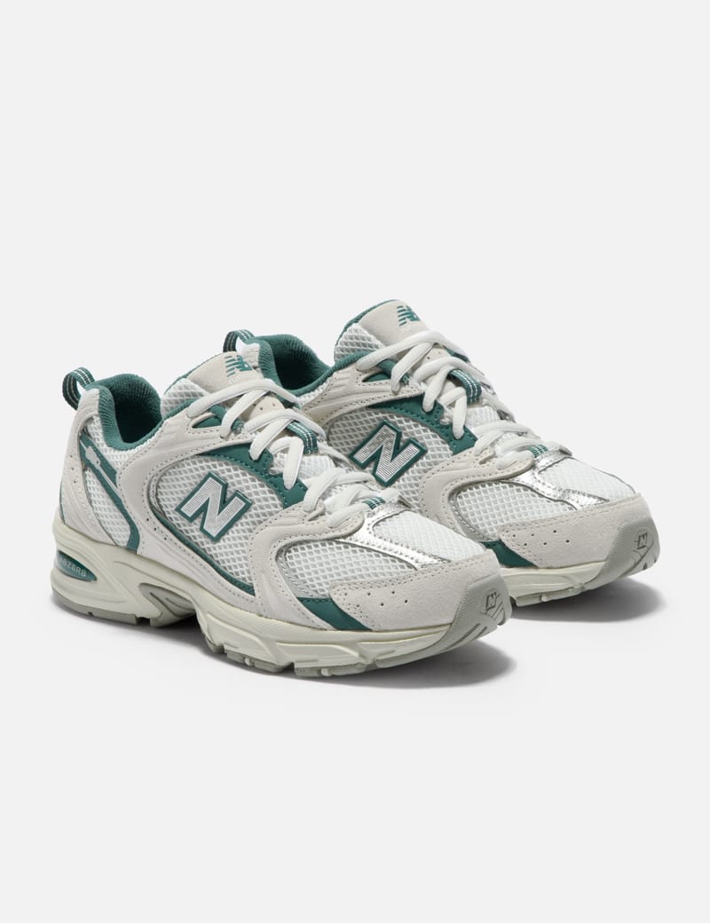 靴 JOURNAL STANDARD relume NEW BALANCE 530 A Review Of The New Balance 530 Sneakers