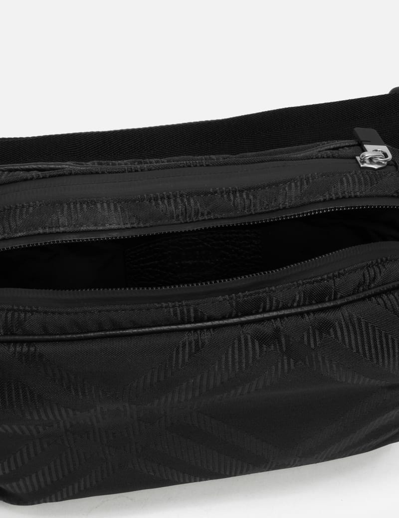 ショルダーバッグ・ポシェット Burberry Black Canvas Belt Bag 22435130_52613191_600.jpg