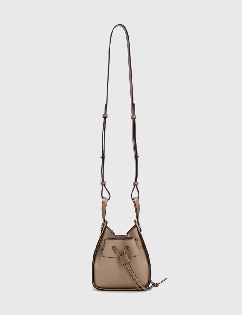 LOEWE ロエベ ハンモックミニ ドローストリングバッグ　美品 ロエベ - ハンモック ドローストリング バッグ ミニ | HBX