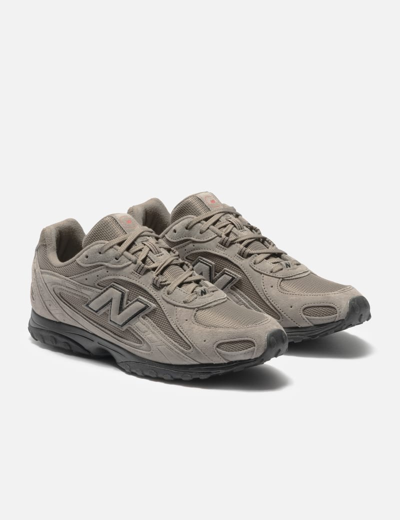 New Balance Lunar New Year 204L - Slim brown suede sneakers with