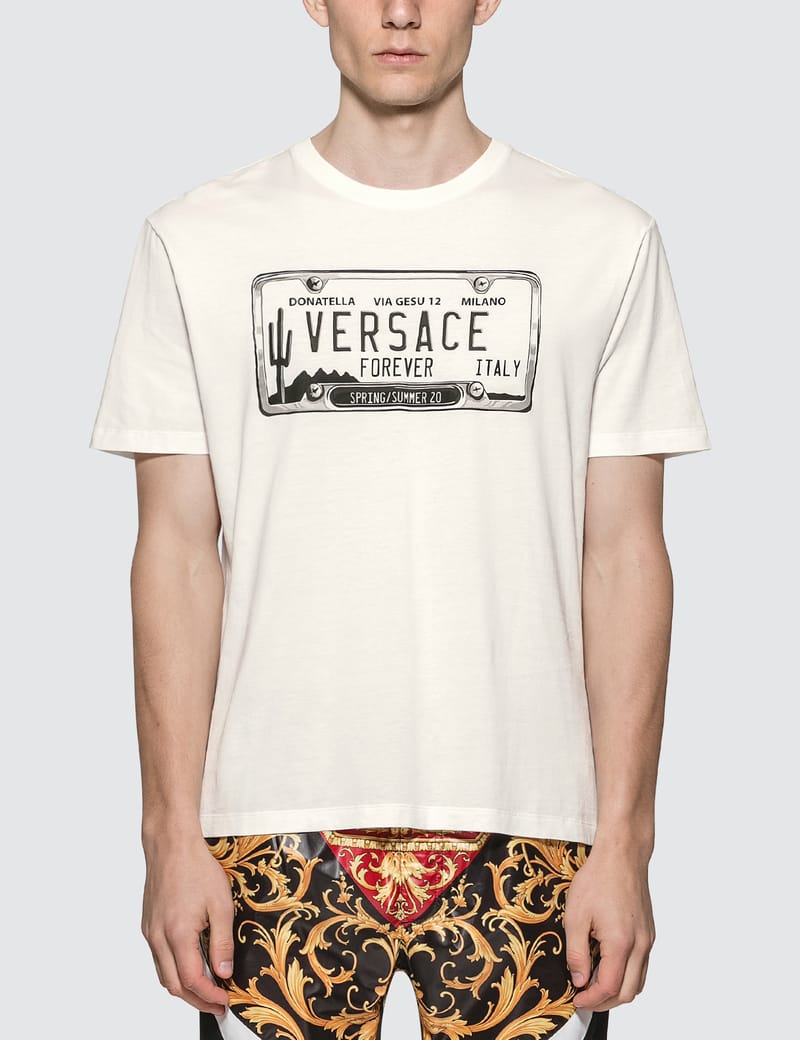 VERSACE ライセンスプレート Tシャツ S Versace - License Plate Logo T-shirt | HBX - ハイプビースト