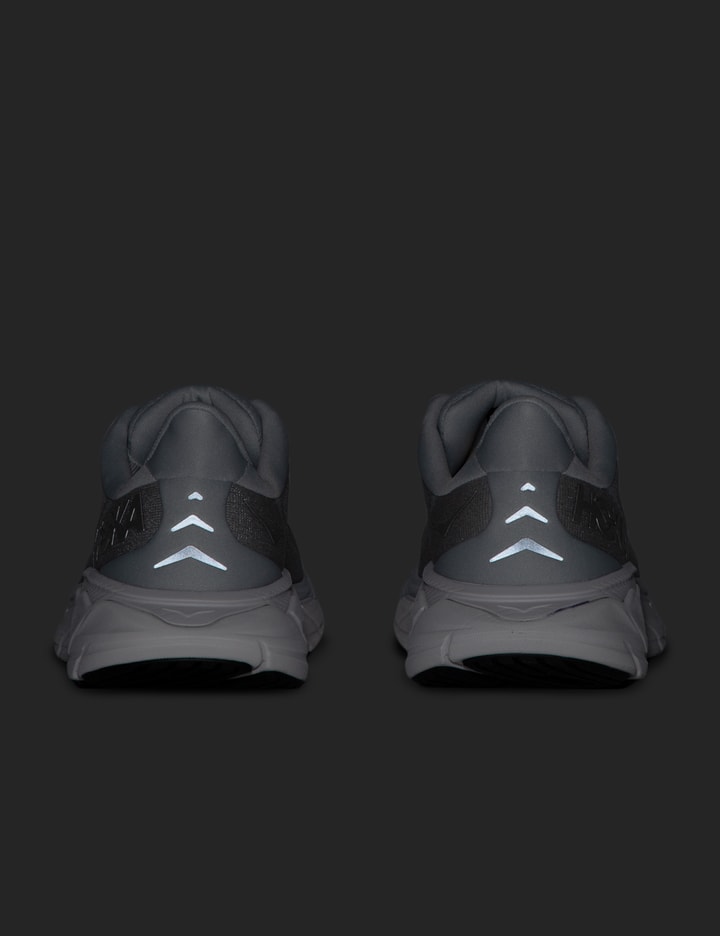 HOKA - ARAHI 6 | HBX - Globally Curated Fashion and Lifestyle by Hypebeast