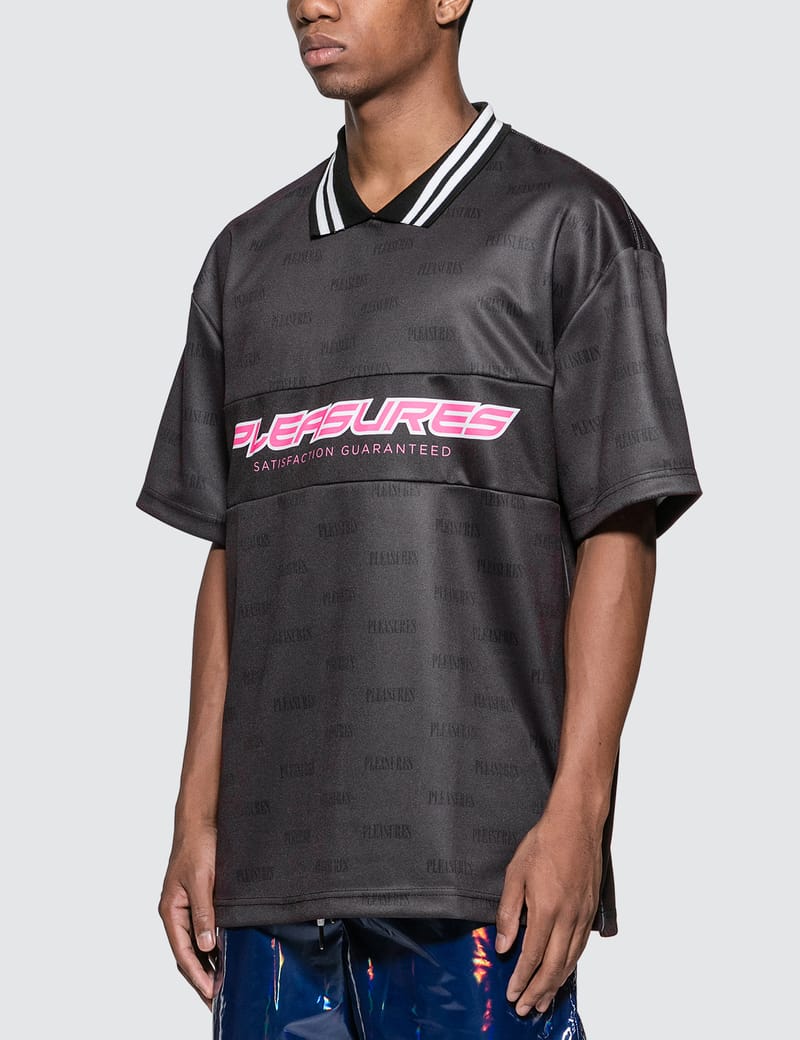 PLEASURES 国内発送 Satisfaction Tシャツ Pleasures Satisfaction Tee | Black