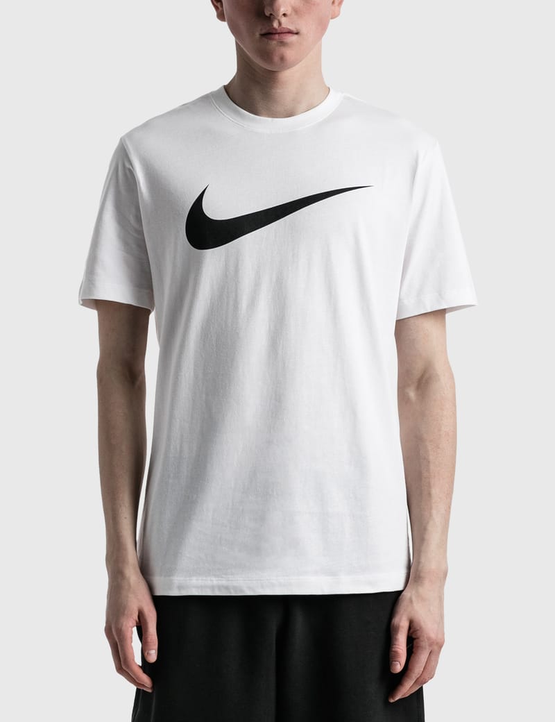 Nike - ナイキ スポーツウェア スウッシュ Tシャツ | HBX - ハイプ