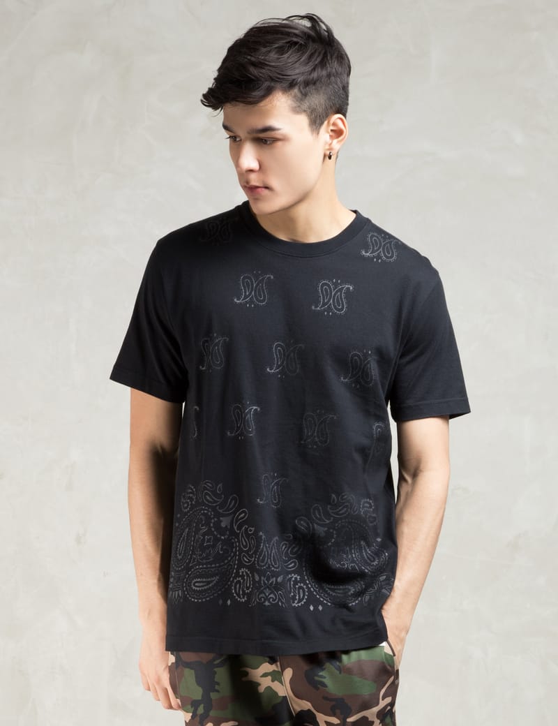 PHENOMENON - Black S/S Paisley Print T-Shirt | HBX - Globally