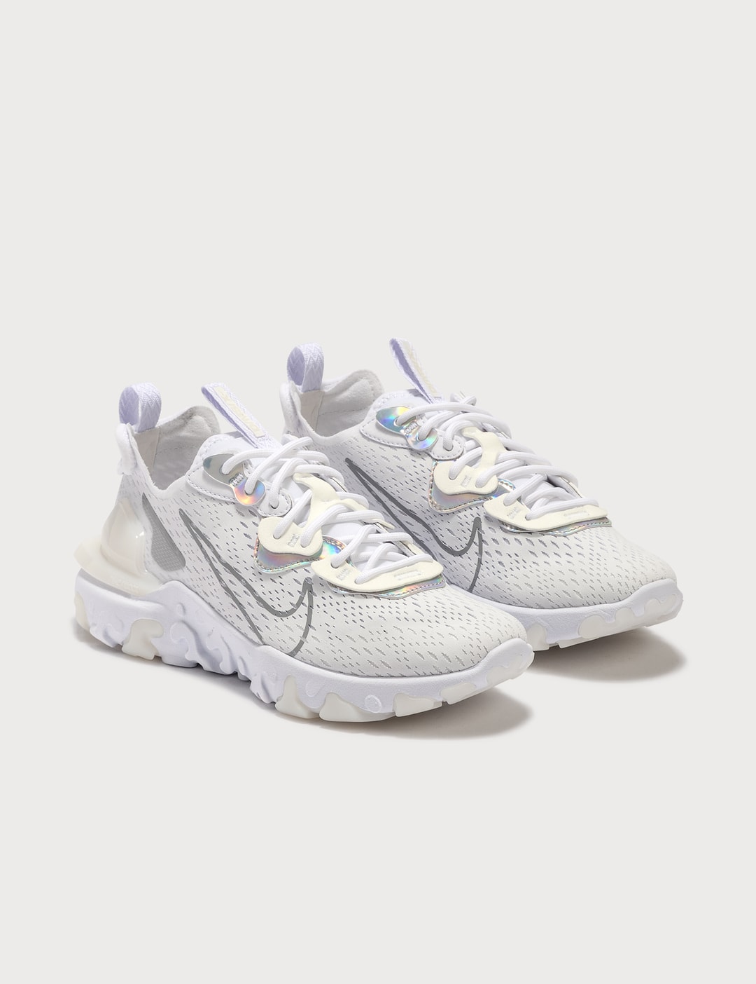 nsw react vision ess sneaker in black & white nike