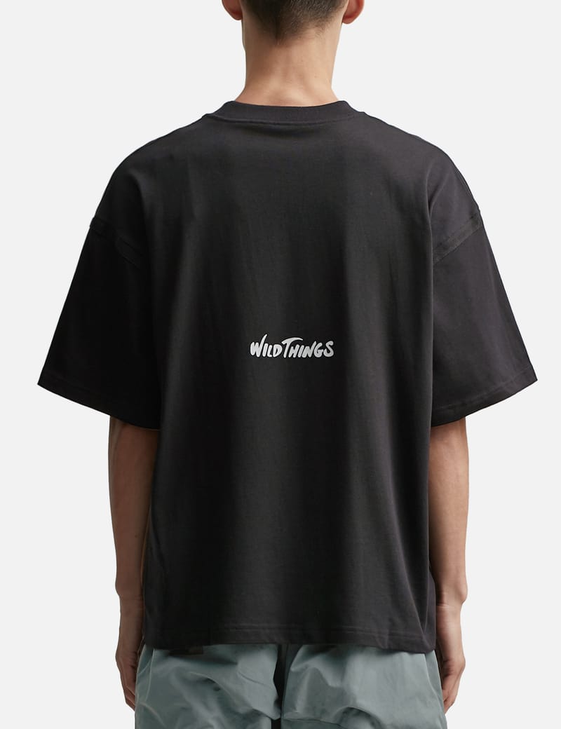 GOOPiMADE - GOOPiMADE® × WildThings ロゴ Tシャツ | HBX - ハイプ