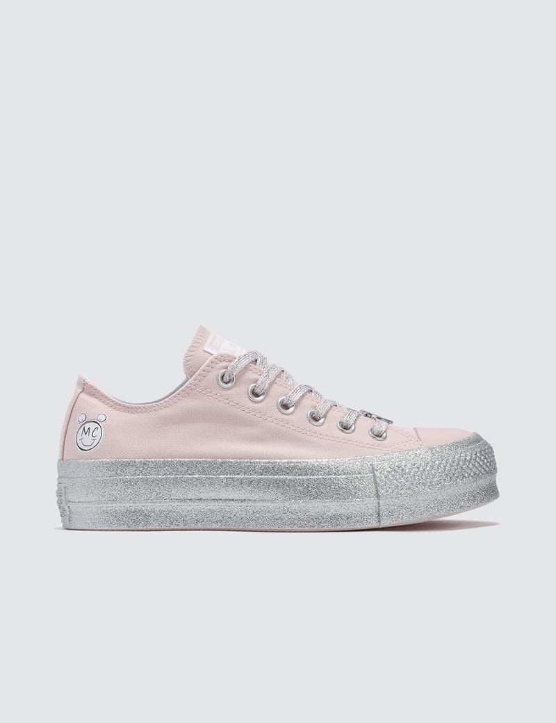 Miley hot sale x converse