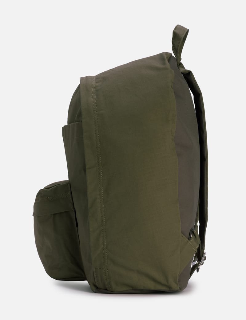 【新品】nanamica DayPack リップストップ デイバック olive Nanamica Day Pack - コーデュラ素材と機能的な収納を備えた万能