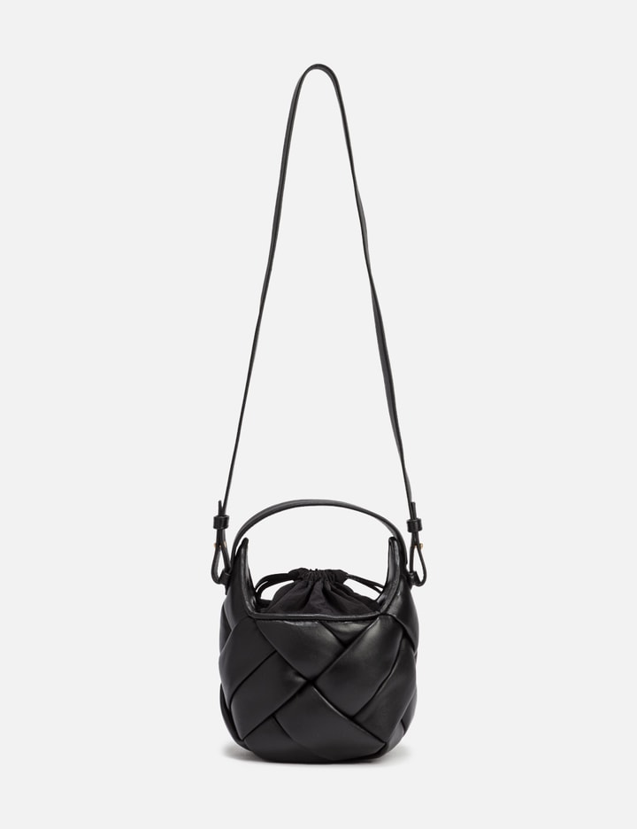 Bottega SMALL HELMET SHOULDER BAG HBX HYPEBEAST 為您搜羅全球潮流時尚品牌