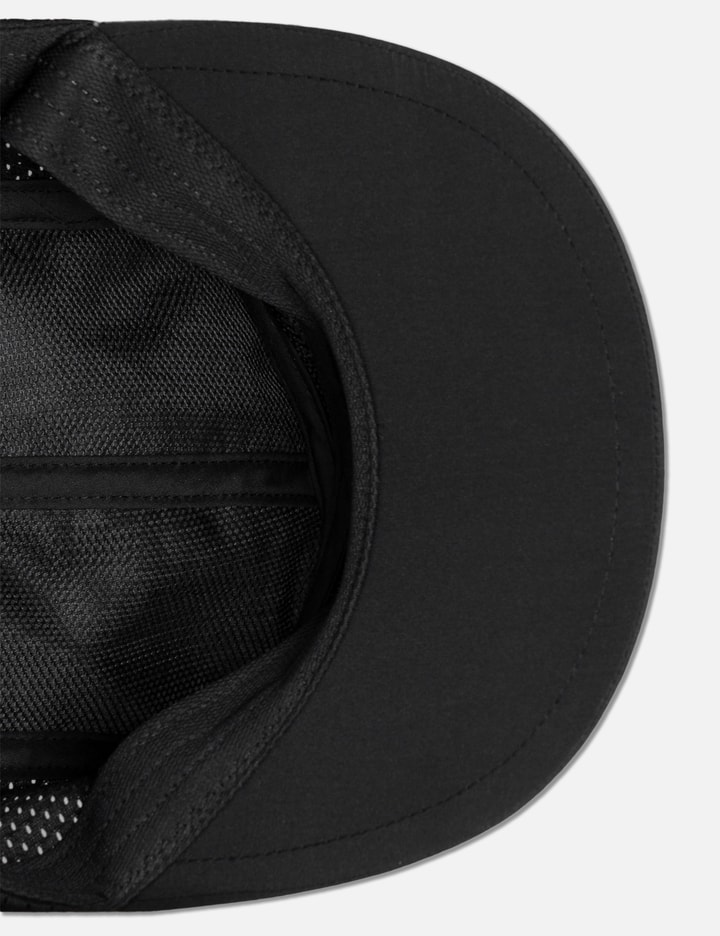CAYL Reflect Mesh Cap - 軽量ナイロンとメッシュで快適な、リフレクティブ仕様のキャップ。 | HBX