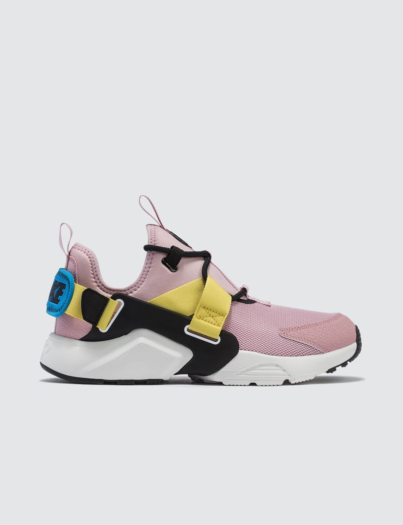 Nike w nike air huarache city low sale