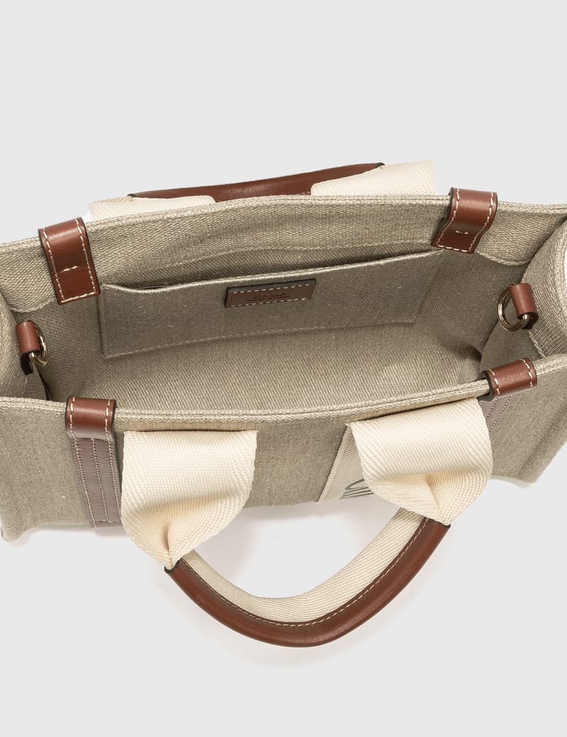 トートバッグ CHLOE SMALL WOODY TOTE BAG CHC23US397K37\t9HE\t\tORANGE Chloé Small Woody Tote Bag In Linen in White - Blue | Chloé UZ