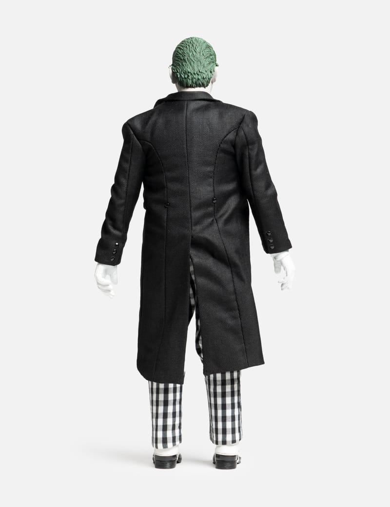 HOT TOYS The Joker DX08 1/6th Scale Figure - Brand-new collectible