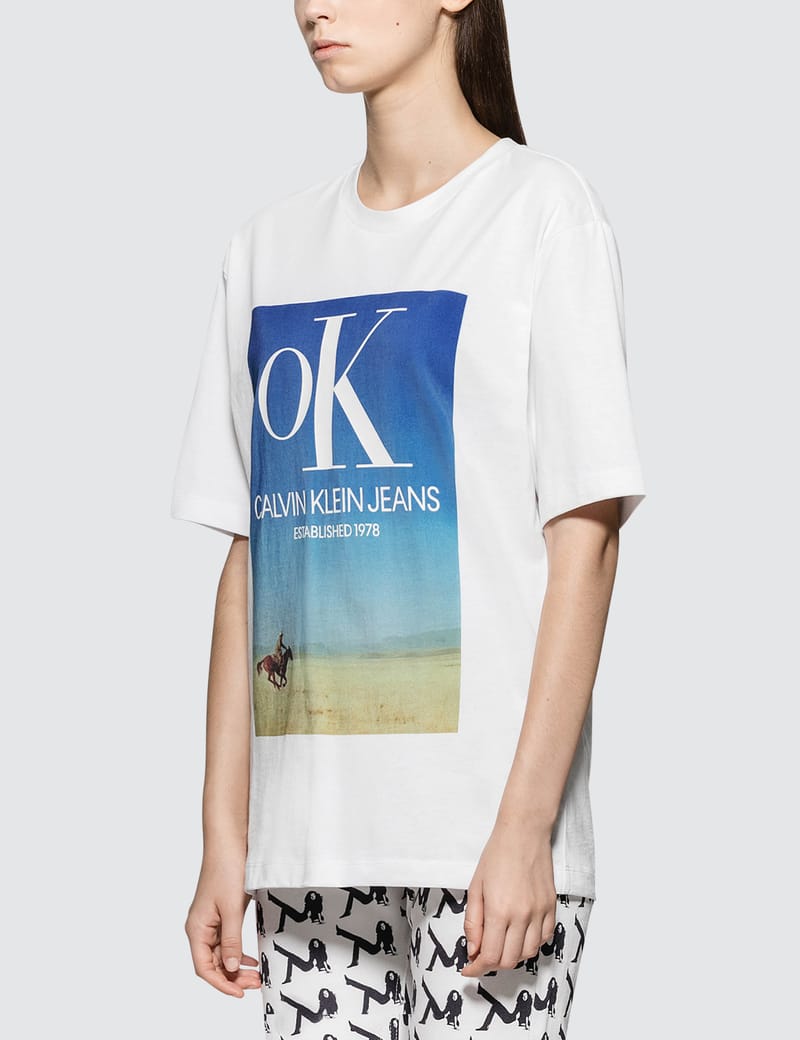 CALVIN KLEIN JEANS EST.1978 - Ok Logo Landscape Print Short Sleeve