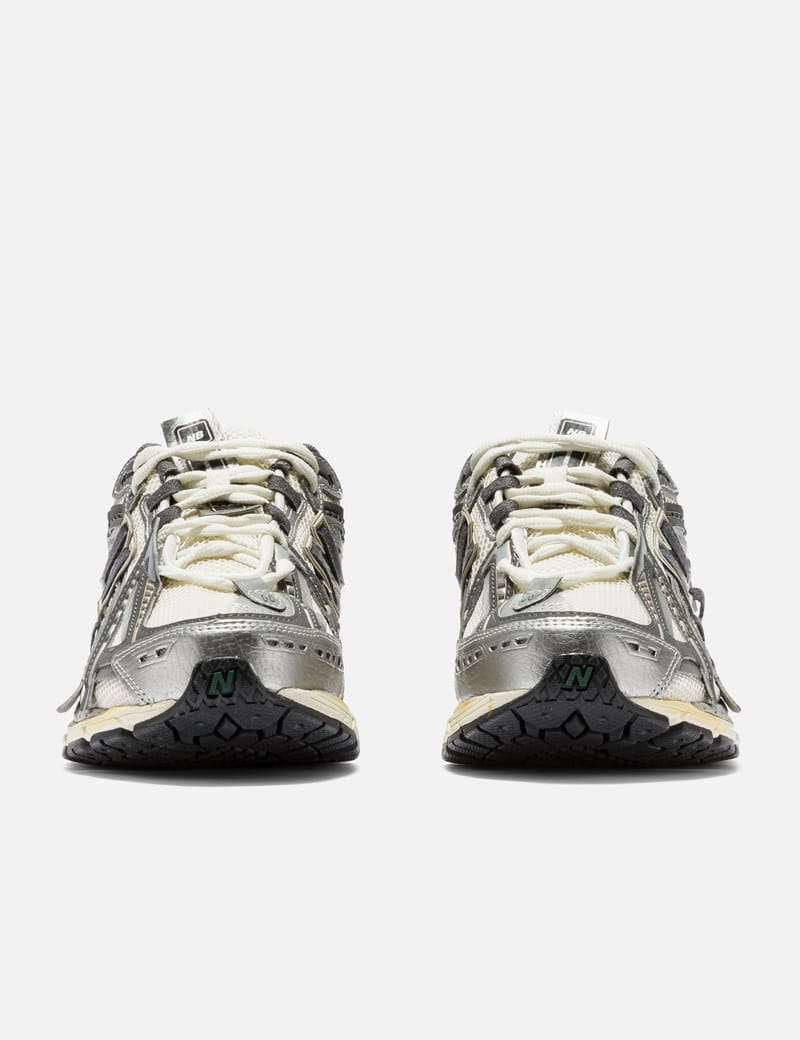 アクセサリー BG New Balance 1906A - Silver/Gold metallic sneakers with stability