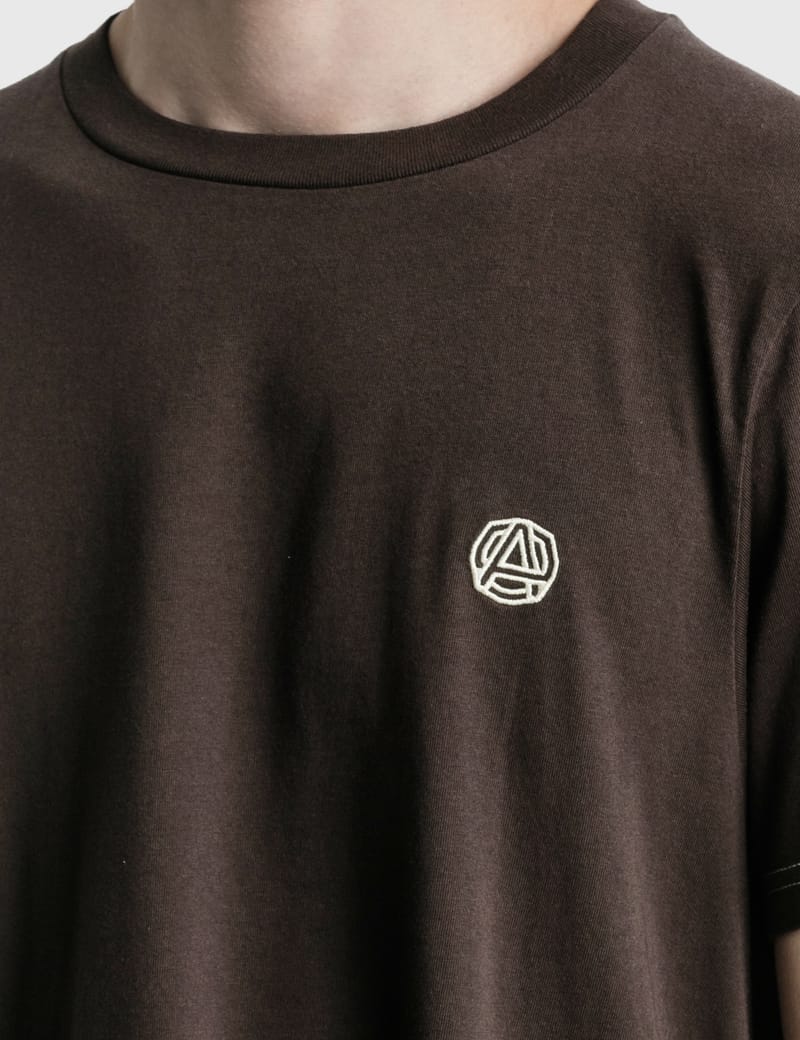 SALE【 AMBUSH】Ｔシャツ バイカラーデザイン（BLK） AMBUSH ロゴ Tシャツ | ブラック | FARFETCH JP