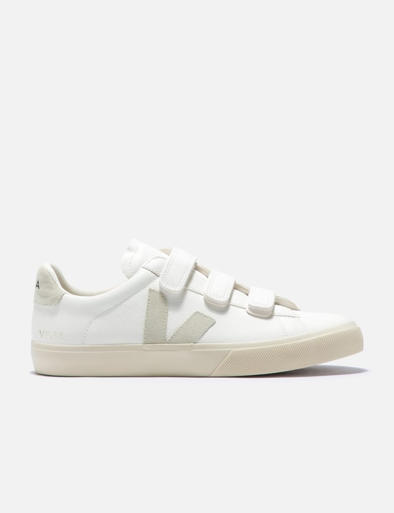 Veja 3 lock outlet logo