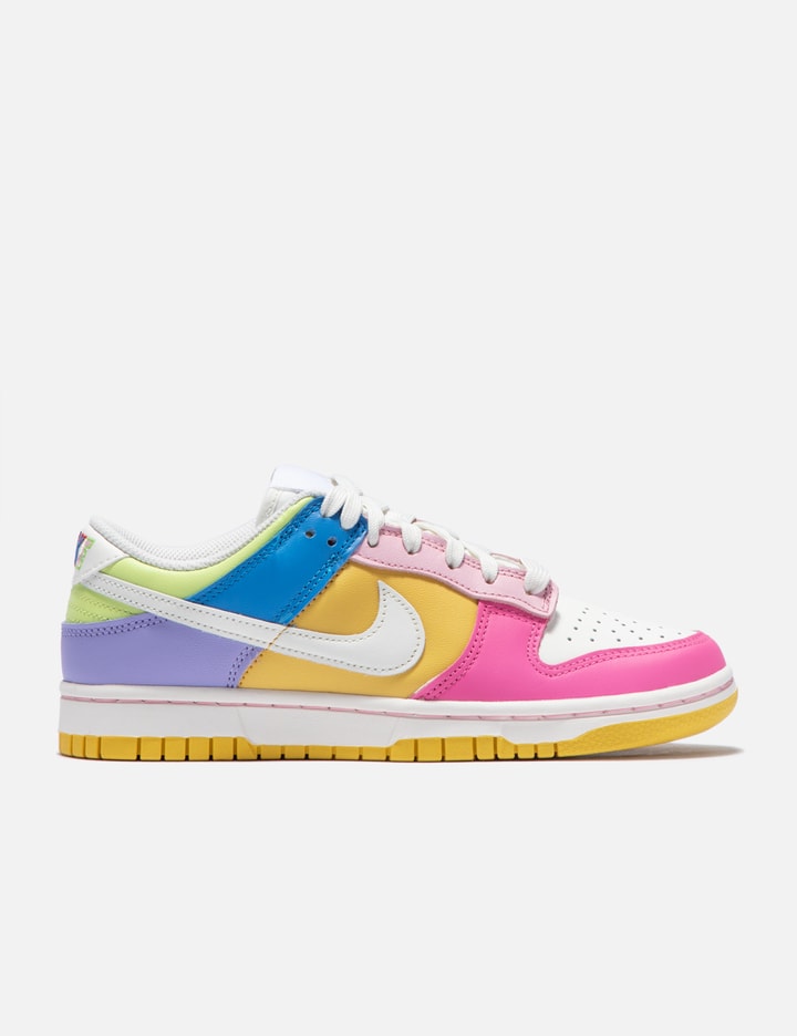 womens black and white nike dunks