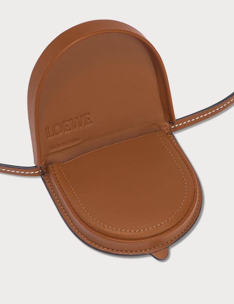Loewe - Heel Pouch Mini | HBX - HYPEBEAST 為您搜羅全球潮流時尚品牌