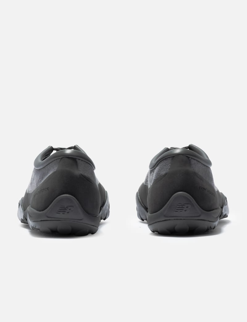 New Balance MT10T - Barefoot-inspired Mary Jane sneakers with a