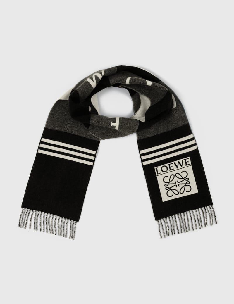 ロエベ - Football Scarf | HBX - ハイプビースト(Hypebeast)が