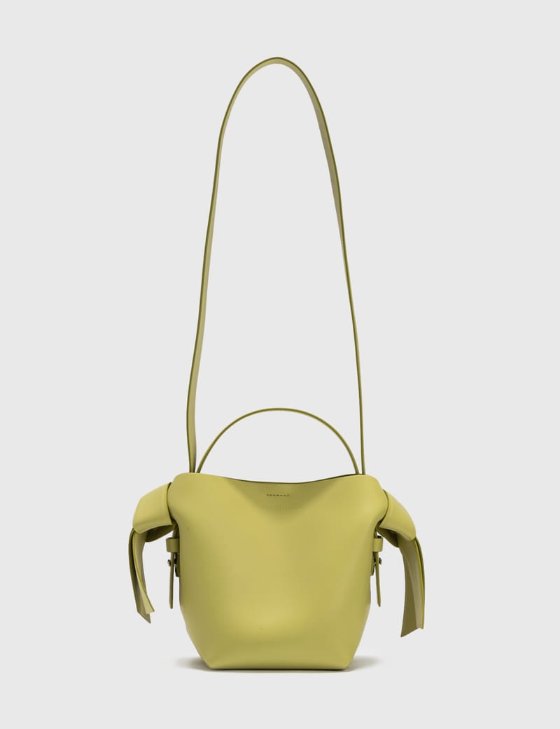 ＜Acne Studios＞ミニ Musubi ショルダーバッグ グリーン Acne Studios - Musubi mini shoulder bag - Sage green/herb green