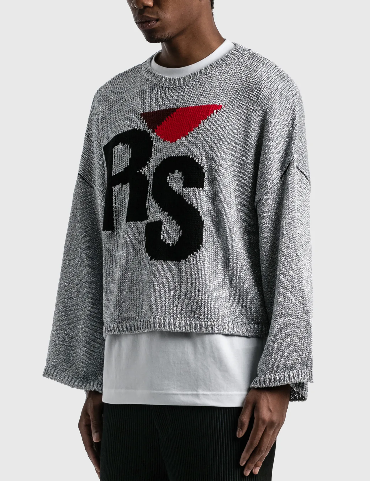 Raf Simons - Short Oversized RS Sweater | HBX - HYPEBEAST 為您搜羅