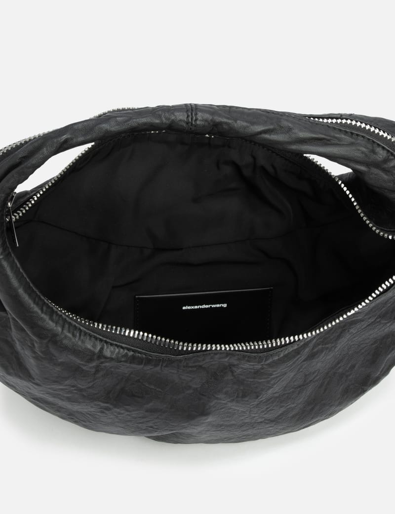 Alexander Wang ☆Twyst Memory レザートップハンドルバッグ Twyst Handle Bag in Memory Leather in BLACK | alexanderwang®