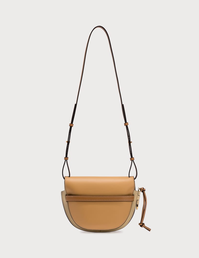 LOEWE GATE ゲートポケット ショルダーバッグ Dune/Vanilla Loewe - Gate Small Bag | HBX