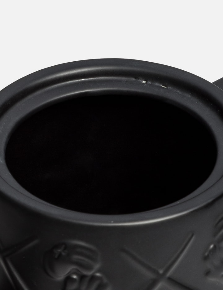 KAWS - KAWS BLACK CERAMIC XX MONOGRAM TEAPOT | HBX - HYPEBEAST 為您搜羅全球潮流時尚品牌
