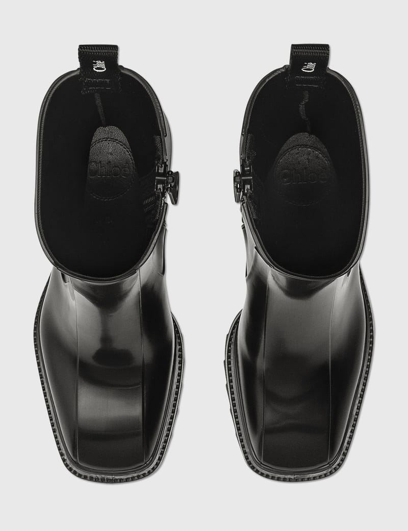 クロエ - “BETTY” レインブーツ | HBX