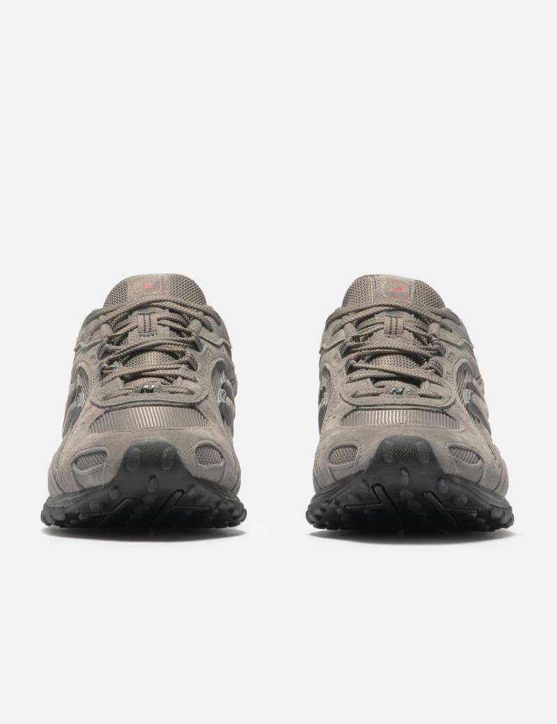New Balance Lunar New Year 204L - Slim brown suede sneakers with