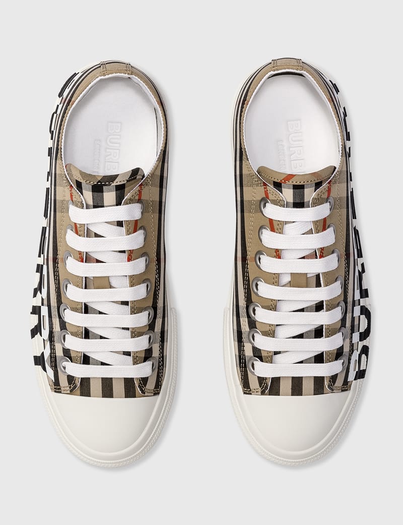 Burberry logo print sneakers shops