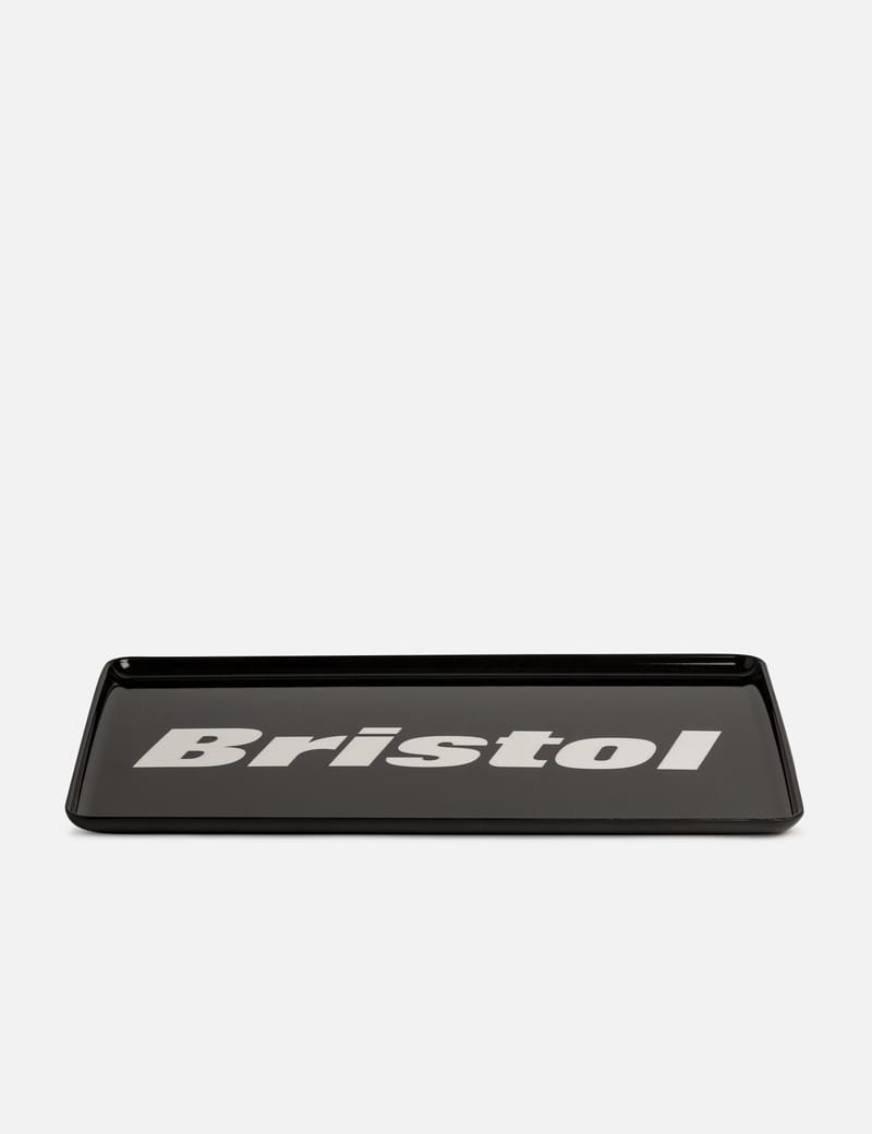 F.C. Real Bristol - F.C. Real Bristol x Helinox エンブレム