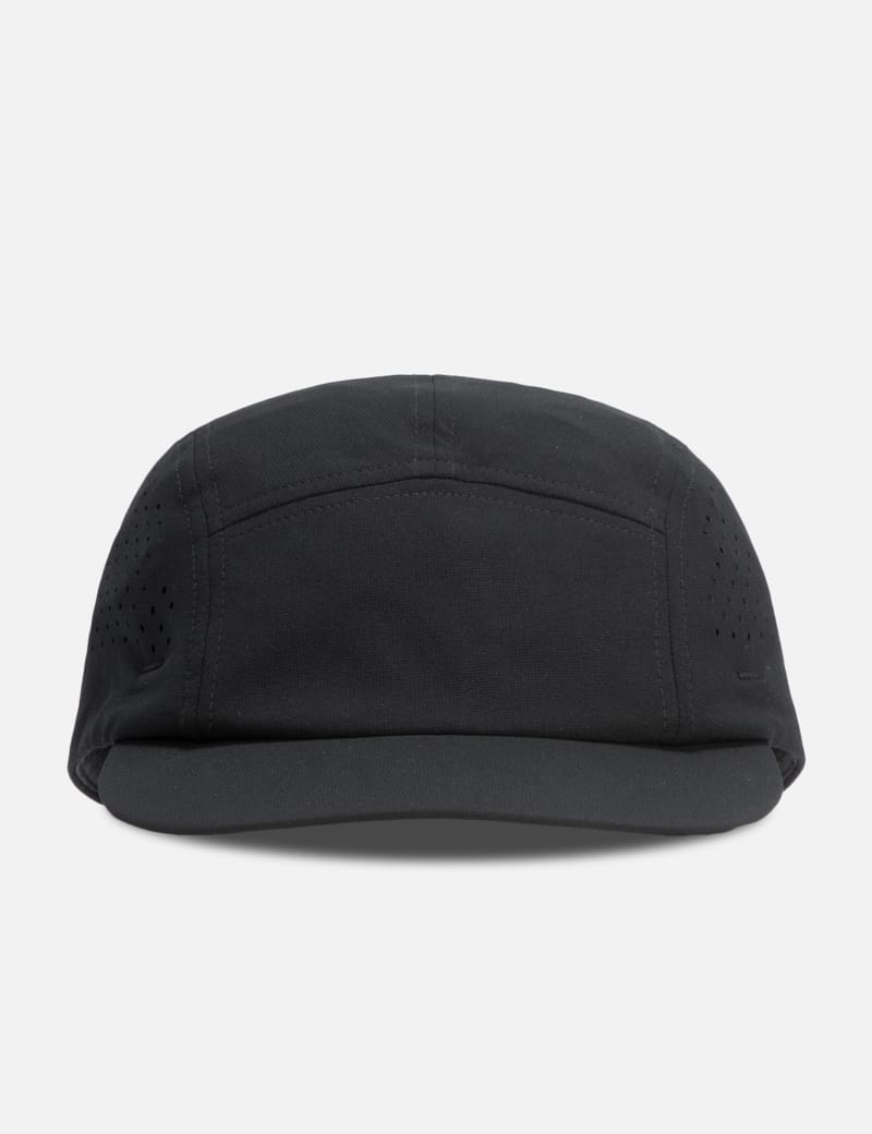 and wander Tech Cap - Performance 5-panel hat with UV protection